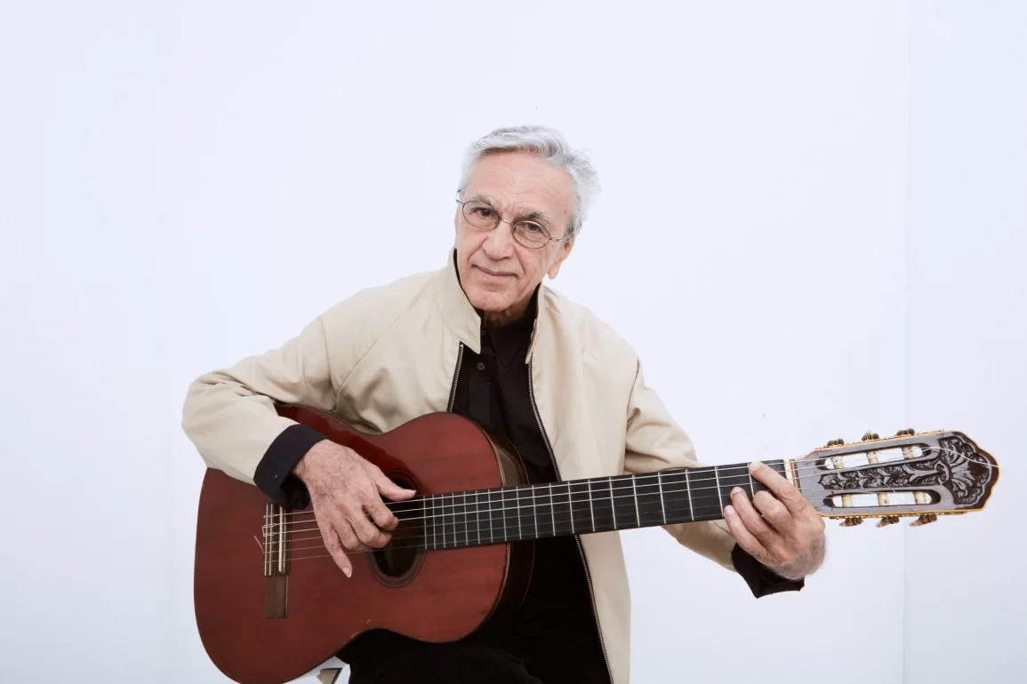 Caetano testa positivo para Covid e adia a turnê ‘Meu Coco’ no Rio