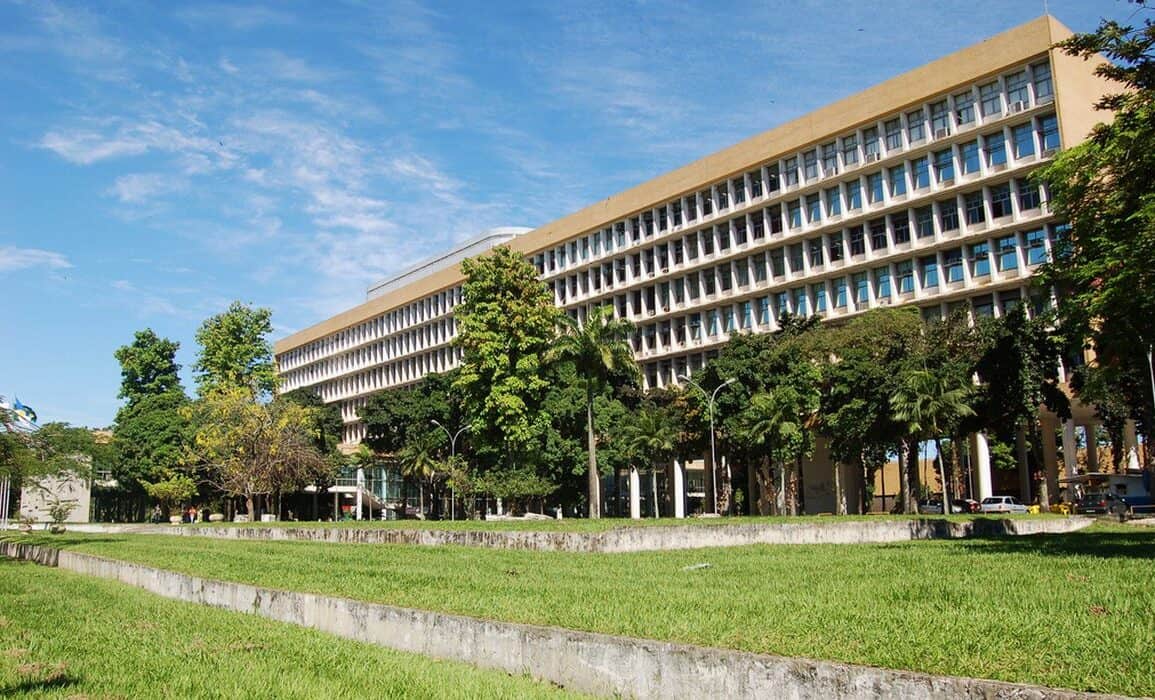 344 milhões: MEC recua e desbloqueia orçamento para as universidades 