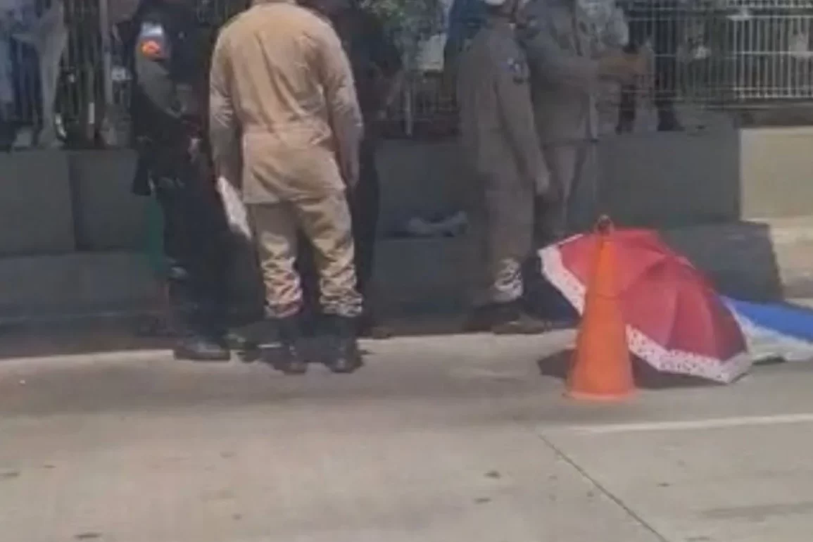 Mulher morre ao tentar pular para dentro de BRT em movimento