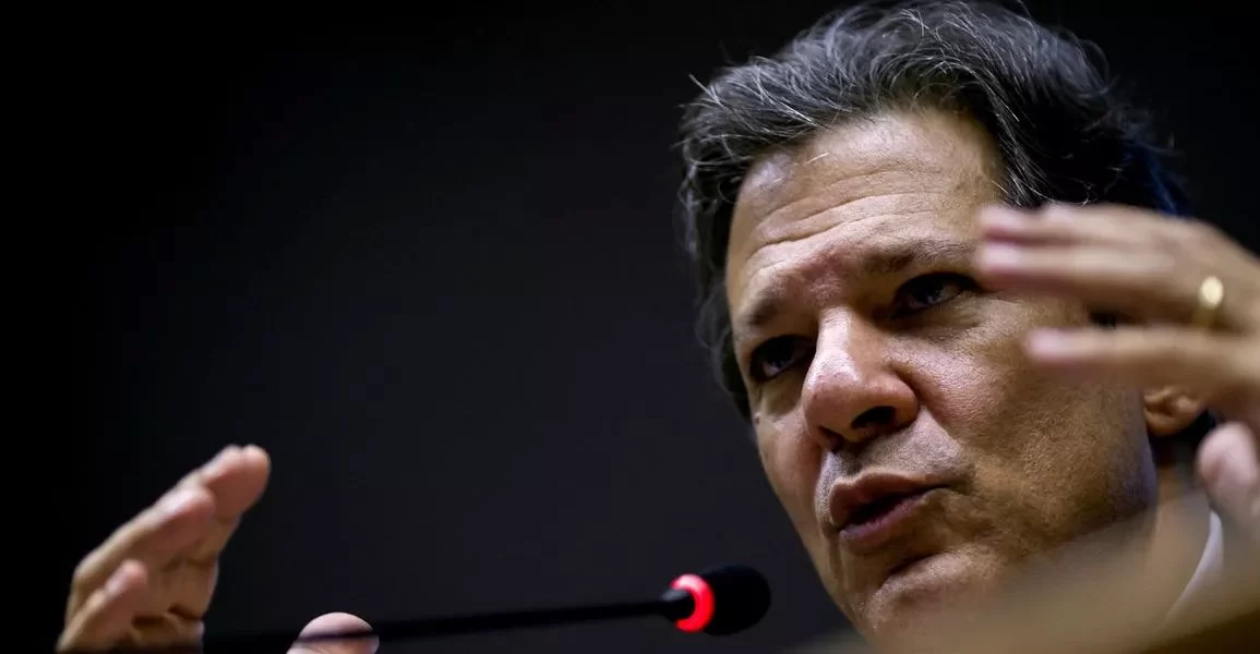 Haddad explica possibilidade de criação de uma moeda comum com a Argentina e nega fim do Real