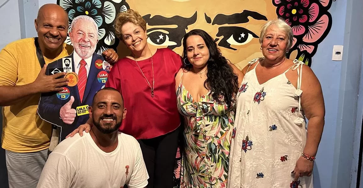 Dilma e Mercadante visitam o Bar do Omar, que foi assunto de capa da Revista Rio Já