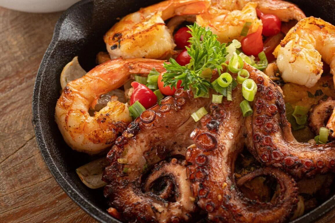 QUIOSQUE CHEGA EM COPACABANA COM PEGADA DE BEACH CLUB E ALTA GASTRONOMIA