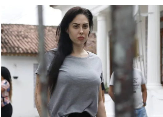Servidores da prefeitura ficam incomodados com retorno de Monique Medeiros à Secretaria de Educação