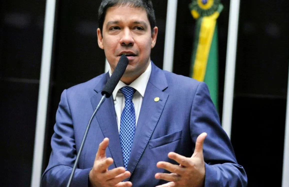Presidente do PL-RJ, Atineu Côrtes projeta eleições: “A direita vai sair muito forte da eleição”