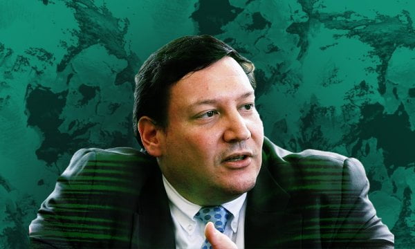 Especialista da USP diz que Lula vai entregar Eletrobras a trambiqueiros