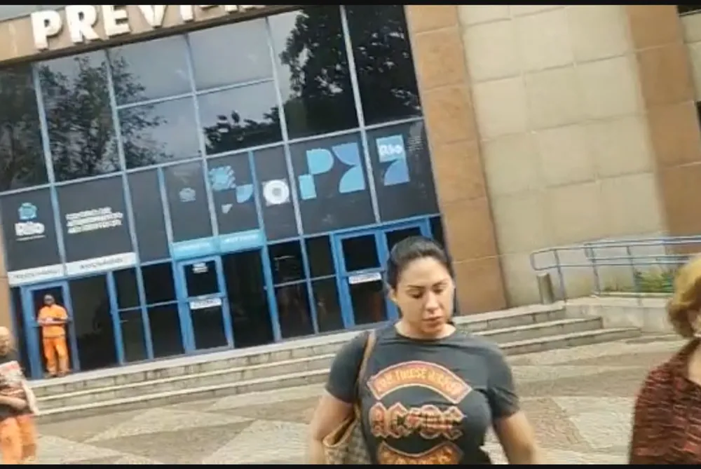 Prefeitura do Rio afasta Monique Medeiros da Secretaria Municipal de Educação e abre sindicância para apurar irregularidades