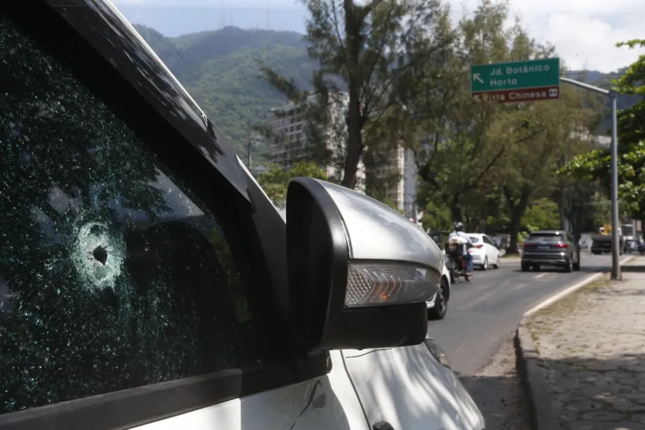 Roubo de carro, perseguição e tiros causam pânico na Lagoa, perto do Parque dos Patins
