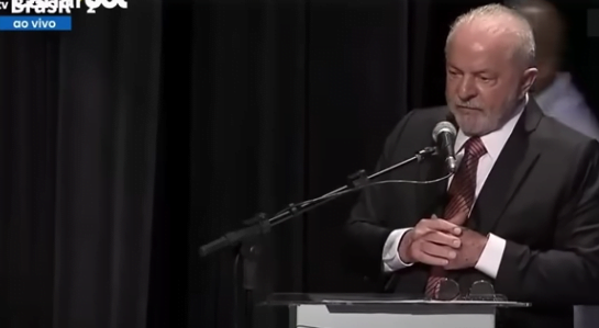 Lula afirma que BNDES foi vítima de difamação grave durante campanha eleitoral e que banco nunca deu dinheiro a outros países