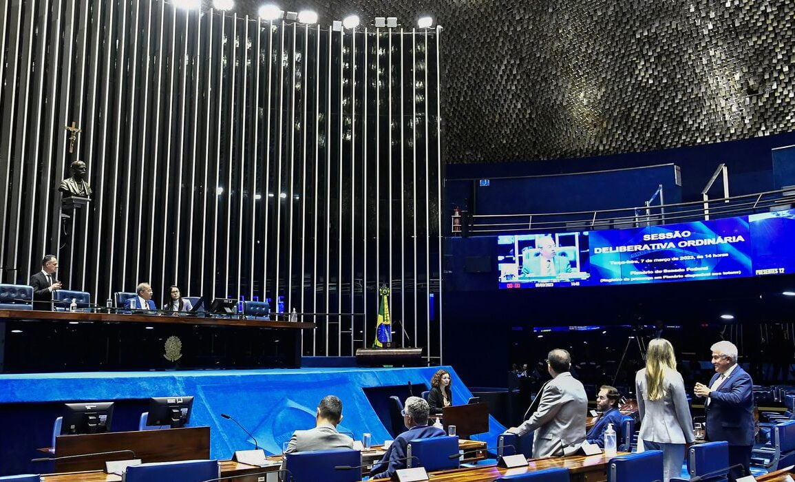 Senado aprova PL que prioriza emprego para mulher vítima de violência