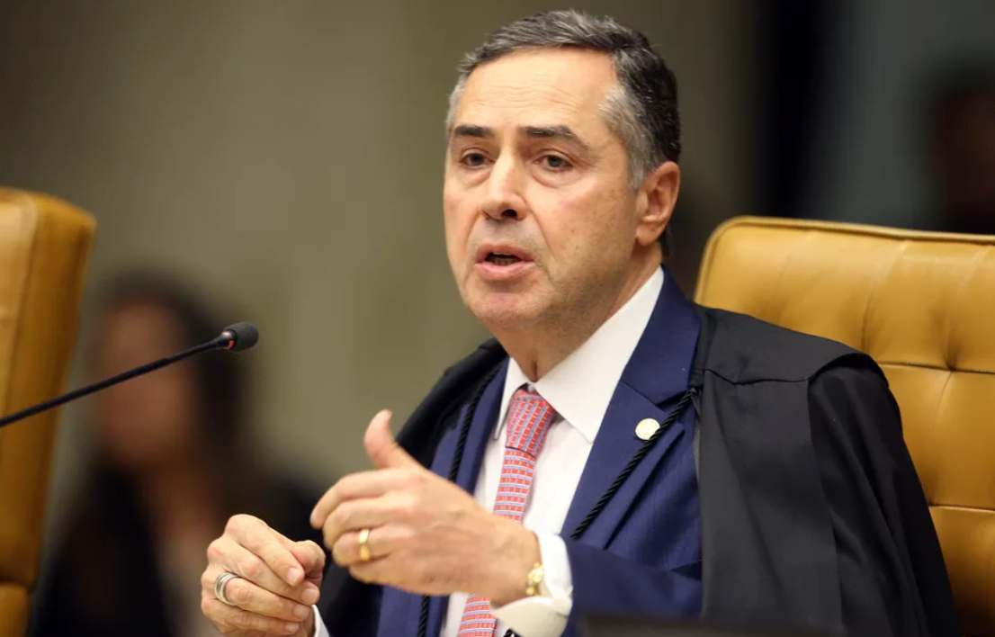Barroso deixa UTI, mas segue internado em hospital de Brasília