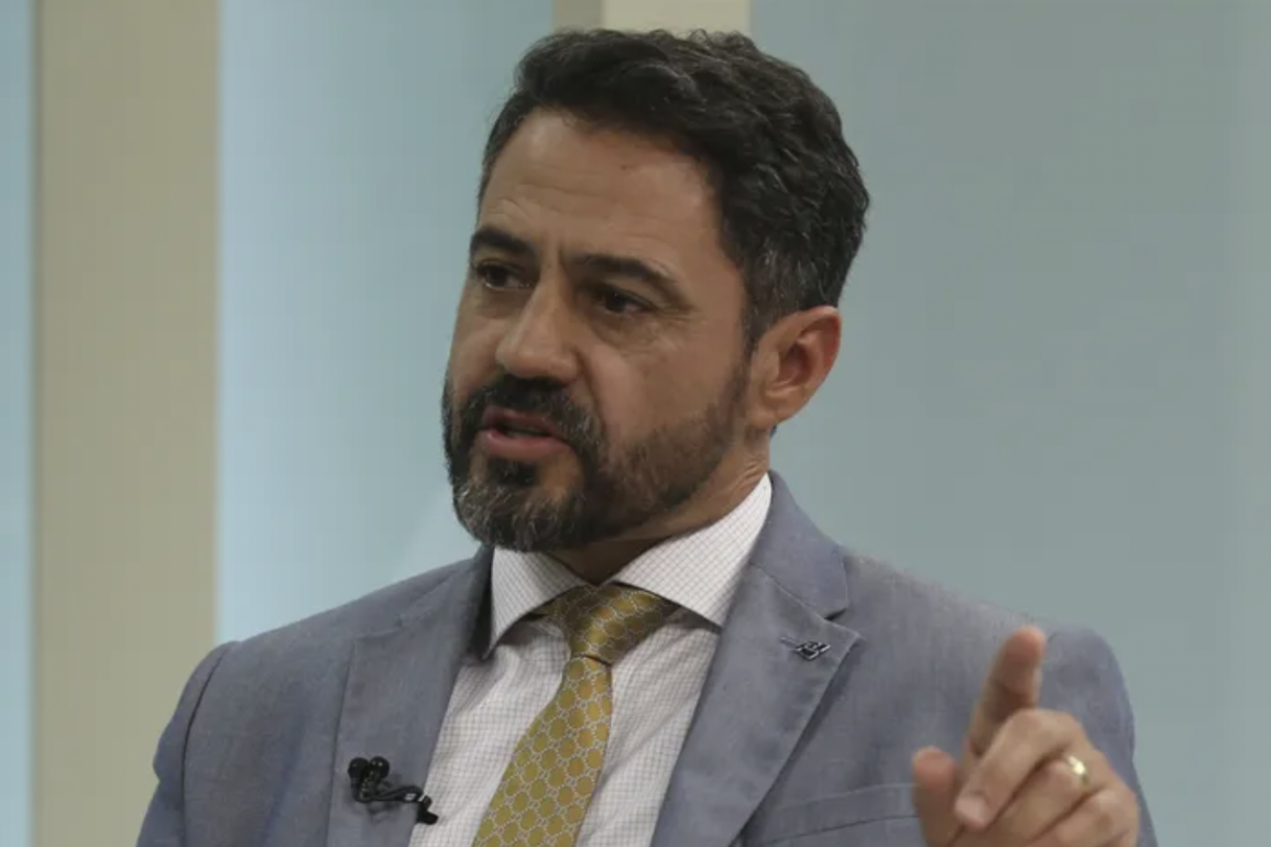 Governo trabalha para antecipar saída de ex-chefe da Receita Federal de cargo em conselho do BNDES