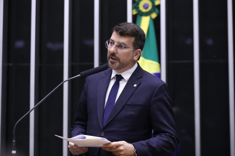 Câmara aprova MP que prorroga contratos de profissionais da saúde nos hospitais federais do Rio