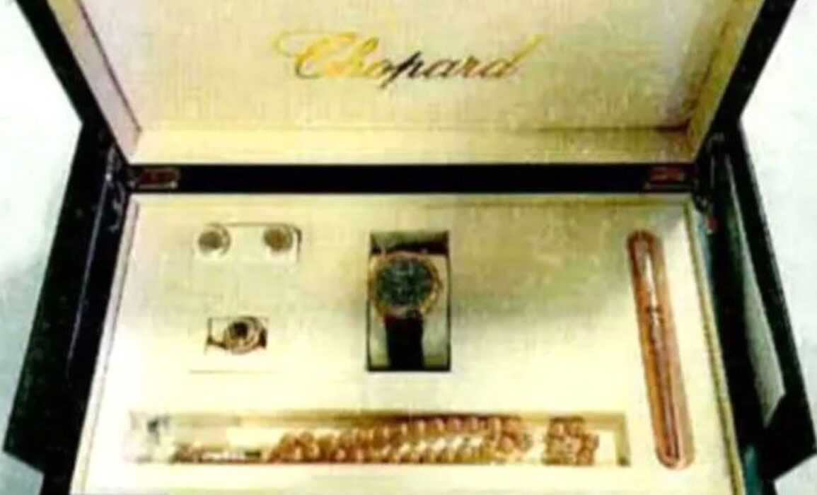 PGR diz que joias sauditas ligadas a Bolsonaro devem ir à Receita