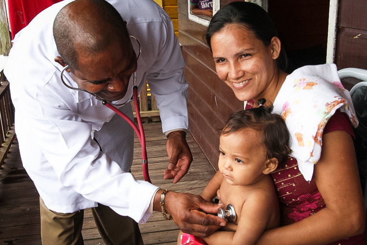 Programa Mais Médicos será relançado hoje por Lula