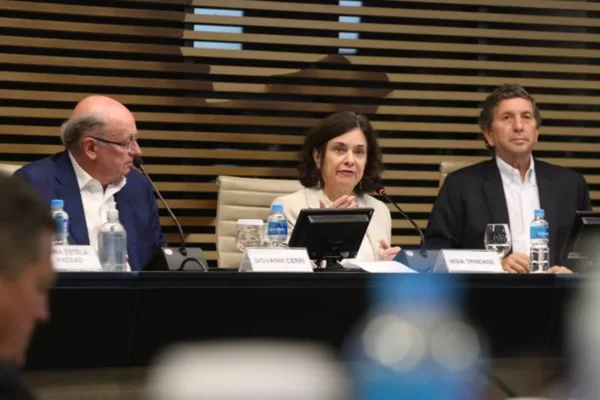 Nísia Trindade diz que Região Norte vai receber vacinas contra a influenza mais cedo