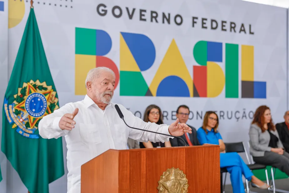 Lula anunciará na TV neste domingo aumento gradativo de isenção de IR para R$ 5 mil até 2026