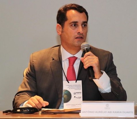 AMAERJ e juiz do TJ-RJ preparam criação de banco de sentenças