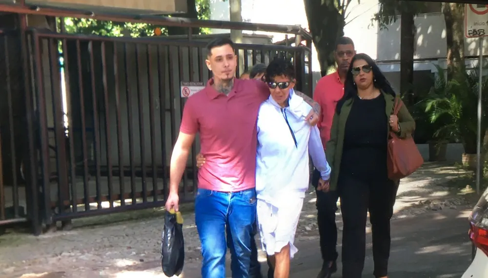 Defesa de mulher agredida por ex- jogadora de vôlei entra com pedido de habeas corpus devido atraso de audiência de custódia