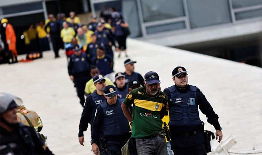 STF começa a julgar à meia noite mais 250 acusados de participar da tentativa de golpe de 8 de janeiro