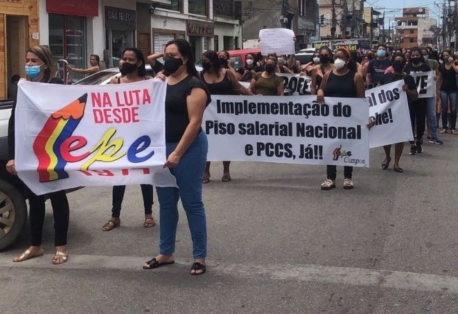 Profissionais de educação do estado entram em greve no RJ
