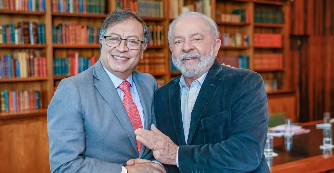 Lula e Petro conversam por telefone sobre Venezuela e defendem solução