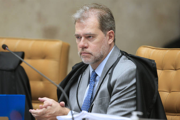 Pedido de Toffoli para ingressar na Segunda Turma do STF é visto como tentativa de se redimir com Lula e pode aproximar Zanin da indicação