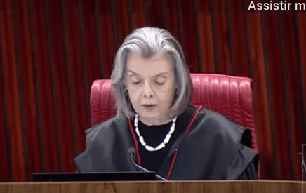 Carmen Lúcia começa a votar e deixa claro que vai condenar Bolsonaro à inelegibilidade