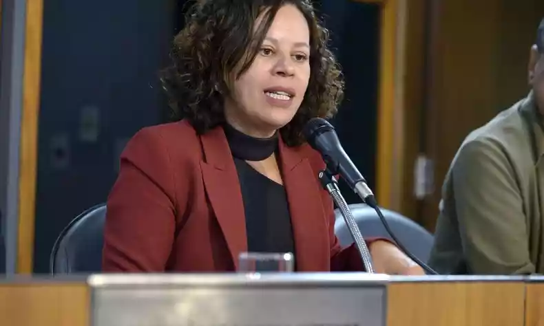 Lula escolhe primeira mulher negra para ocupar vaga de ministra substituta no Tribunal Superior Eleitoral