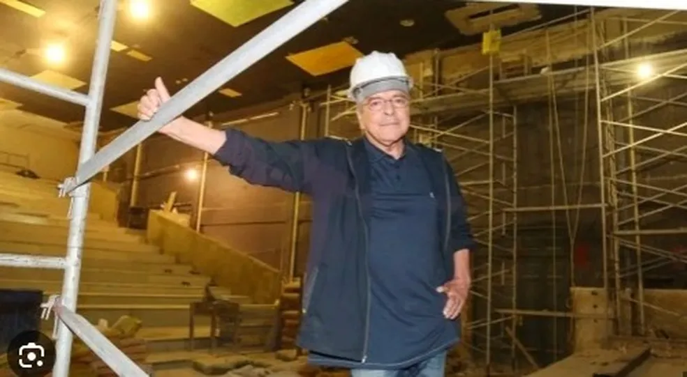 Morre, no Rio,  o carnavalesco Mário Monteiro
