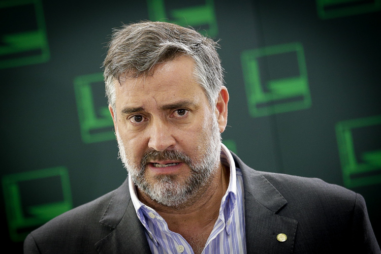 Pimenta reúne ministros e traça planos para fazer comunicação do governo ‘furar a bolha da esquerda’ e pode regionalizar ações
