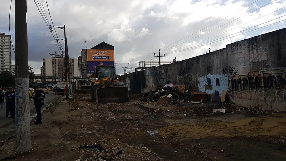 Barracos na região do Maracanã são demolidos pela Prefeitura do Rio