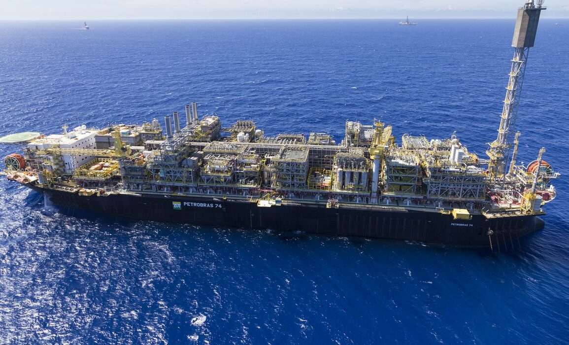 Petrobras instalará 11 novas plataformas no pré-sal até 2027