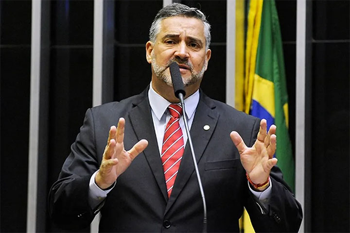 Pimenta diz que Bolsonaro chefiou organização criminosa que tramou golpe de Estado (vídeo)