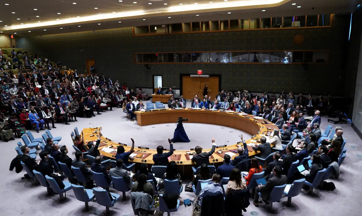 Conselho de Segurança da ONU aprova resolução pedindo pausas humanitárias prolongadas em Gaza