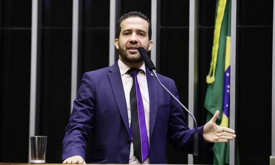 Procuradoria Geral da República é favorável à queixa-crime de Bolsonaro contra Janones por calúnia