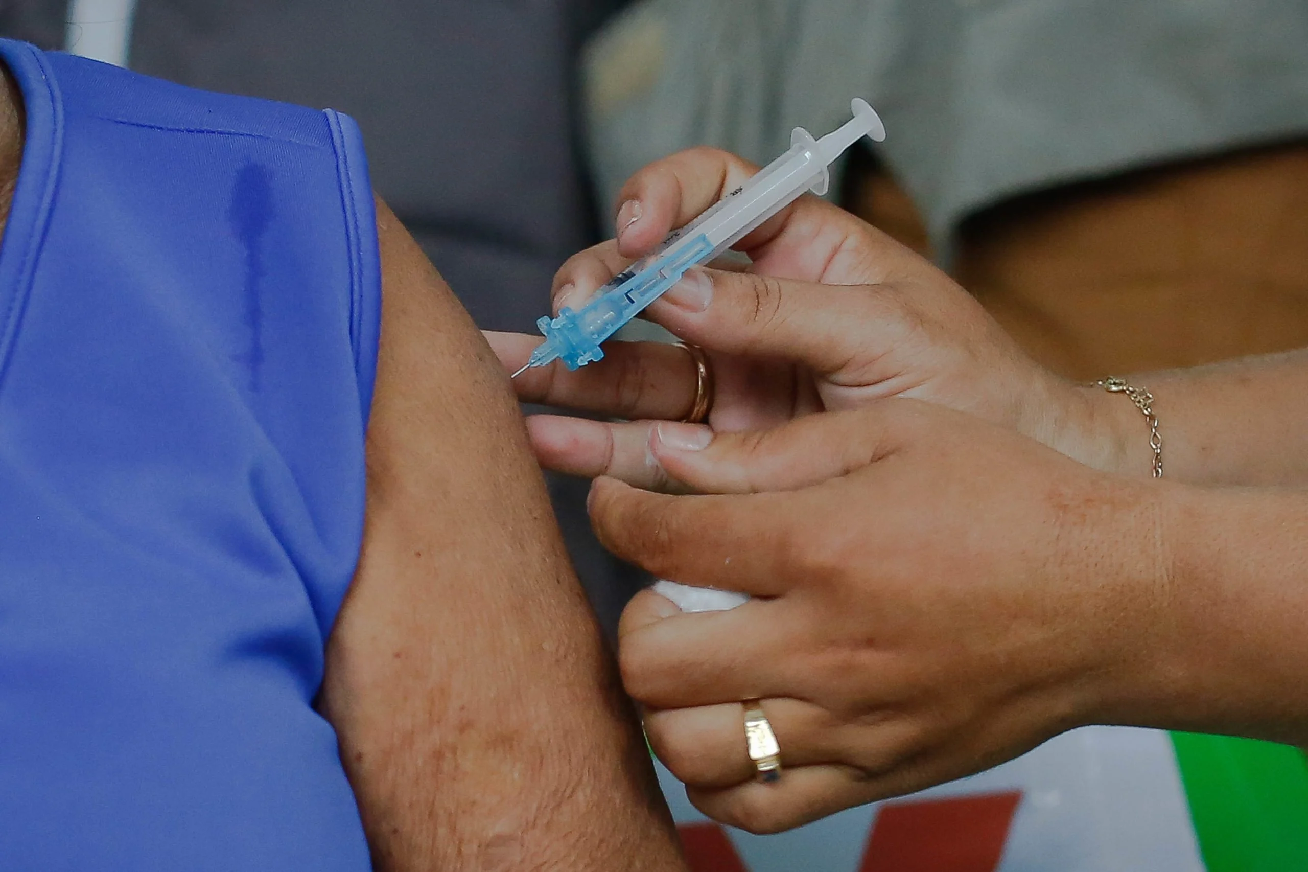 Ministério da Saúde recomenda dose de reforço da vacina contra Covid-19 para pessoas acima de 60 anos que tomaram última dose há mais de 6 meses