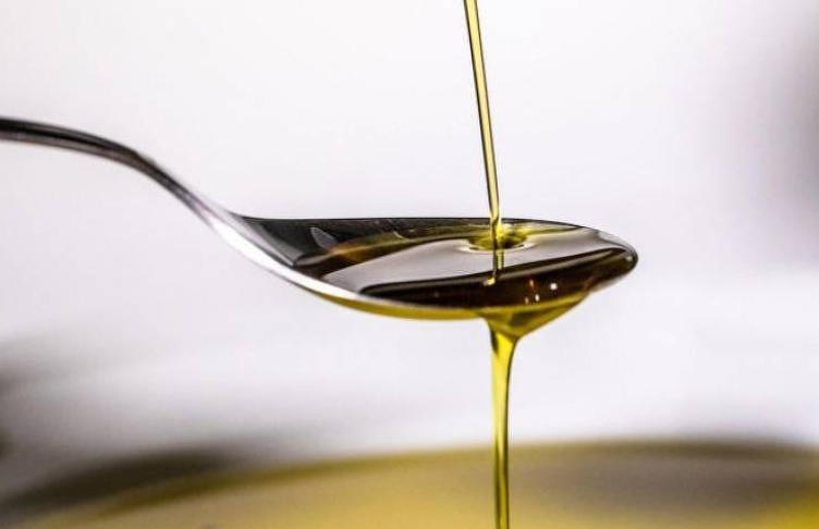 Anvisa proíbe venda do azeite Ouro Negro em todo o país