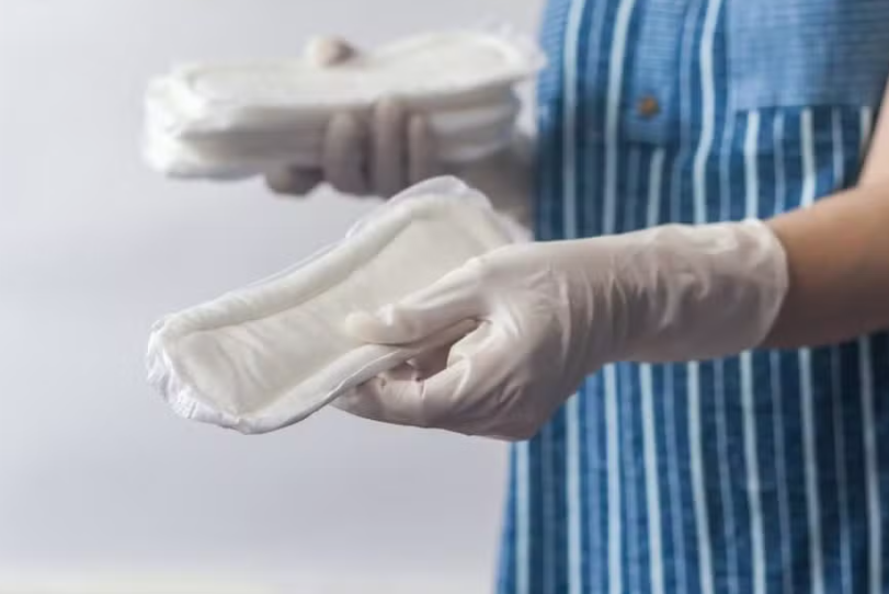 Absorventes gratuitos passam a ser distribuídos pelo Farmácia Popular