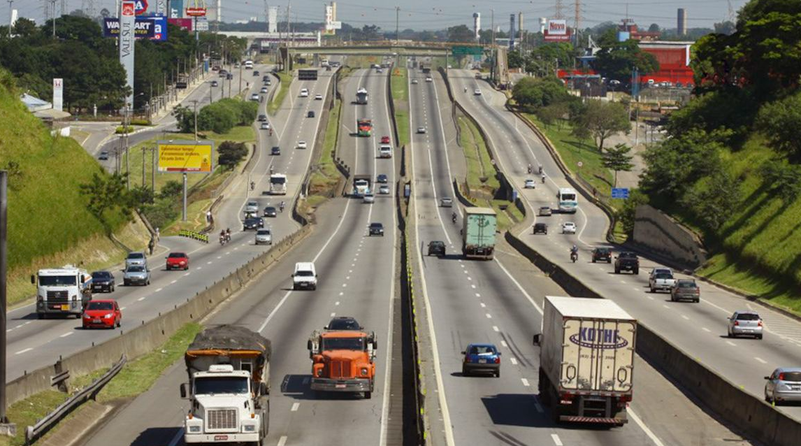 Tráfico usava ‘batedor’ para transportar drogas de SP para o Rio; trio foi preso na Dutra