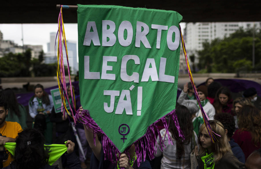 Justiça suspende resolução do Conselho Federal de Medicina que restringe aborto legal