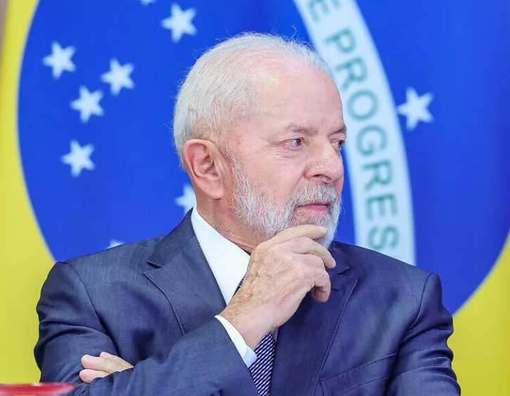 Lula desafia previsões e prevê crescimento econômico em 2024 acima das estimativas