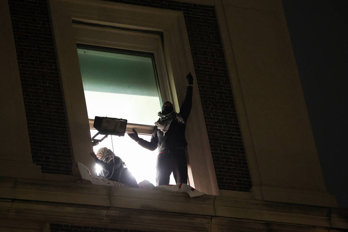 Estudantes pró-Palestina ocupam prédio da Universidade Columbia, em Nova York