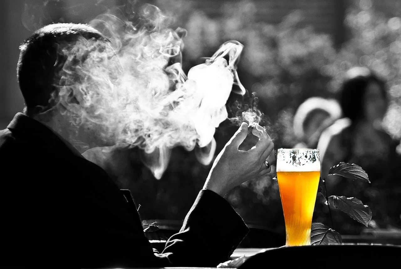 ‘Imposto do pecado’ vai taxar cigarros, bebidas alcóolicas e açucaradas, veículos poluentes, extração de petróleo, minério e gás