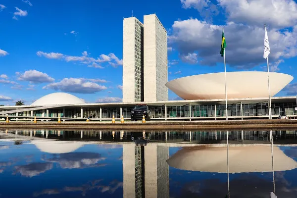 Governo quer adiar sessão que pretende analisar 32 vetos de Lula