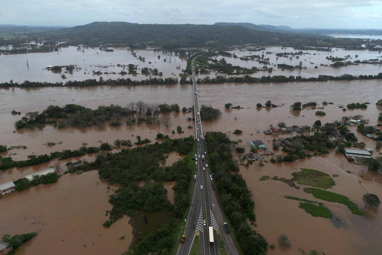 Chuvas do Rio Grande do Sul: aeroporto internacional de Porto Alegre suspende operações por tempo indeterminado