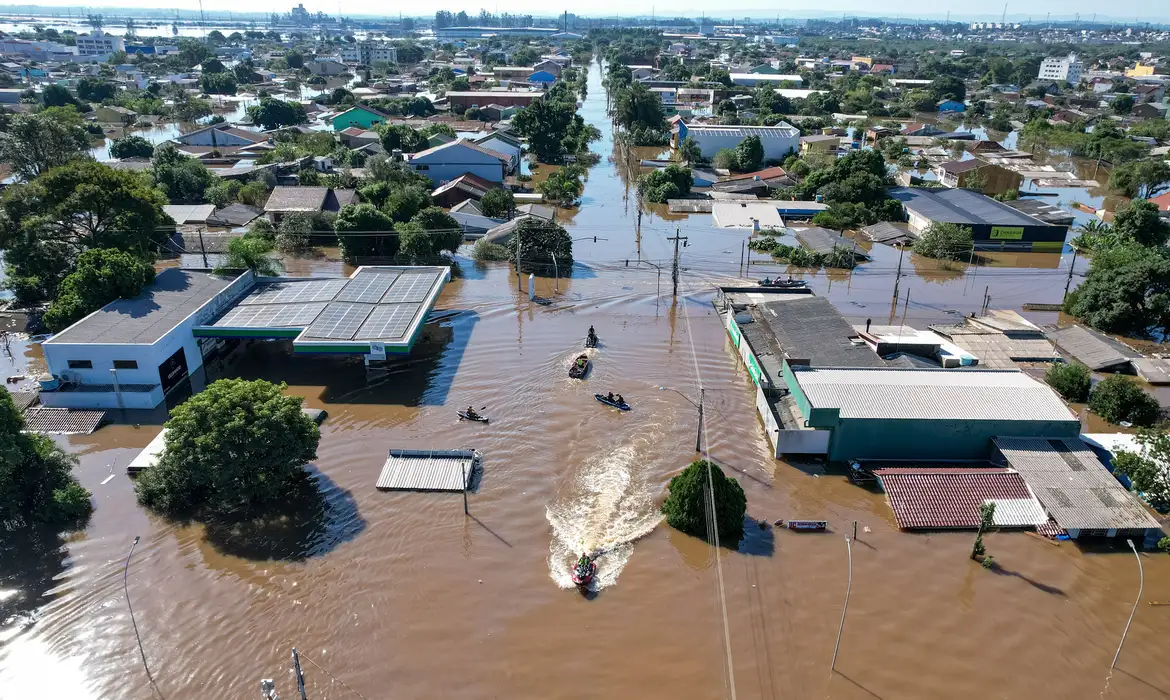 Chuvas no Rio Grande do Sul já deixaram 85 mortos, 134 desaparecidos e mais de 200 mil fora de suas casas (Veja vídeo)