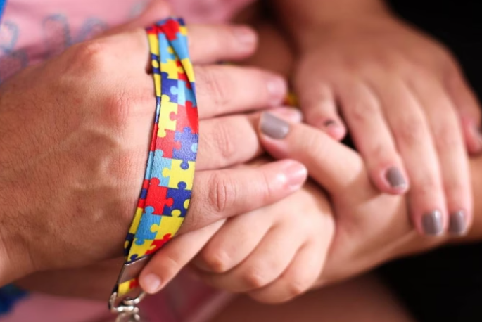 Justiça do DF proíbe planos de saúde de excluírem pacientes autistas