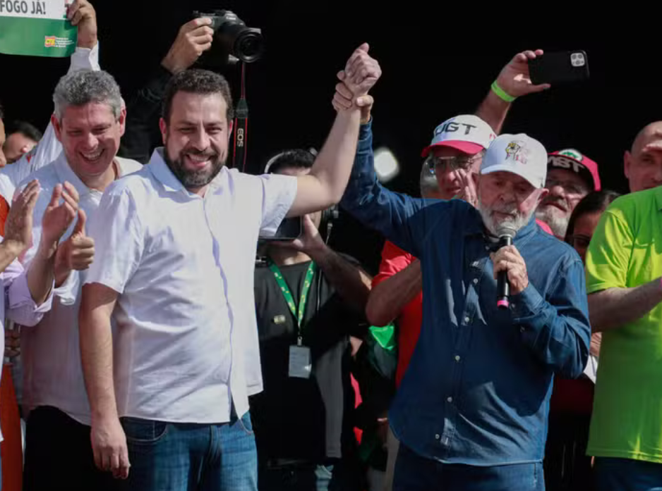 Lula pede votos para Boulos durante ato do 1º de Maio em São Paulo (vídeo)