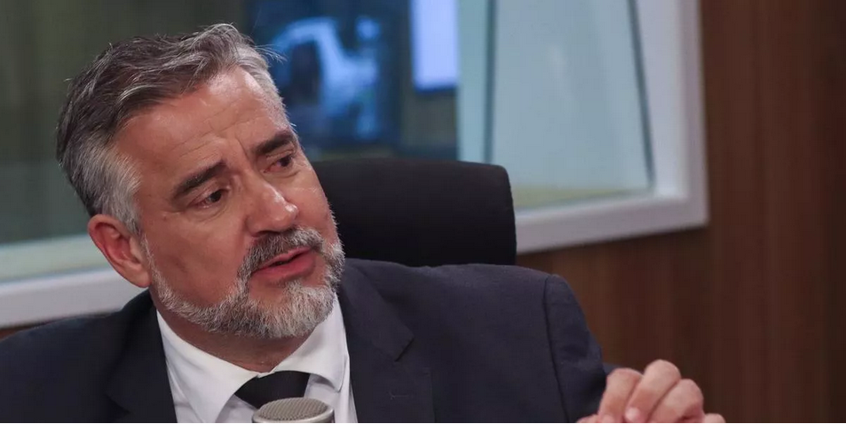 Paulo Pimenta diz que se legislativo atrasar debate sobre PL das fake news, TSE vai ter poder de decisão