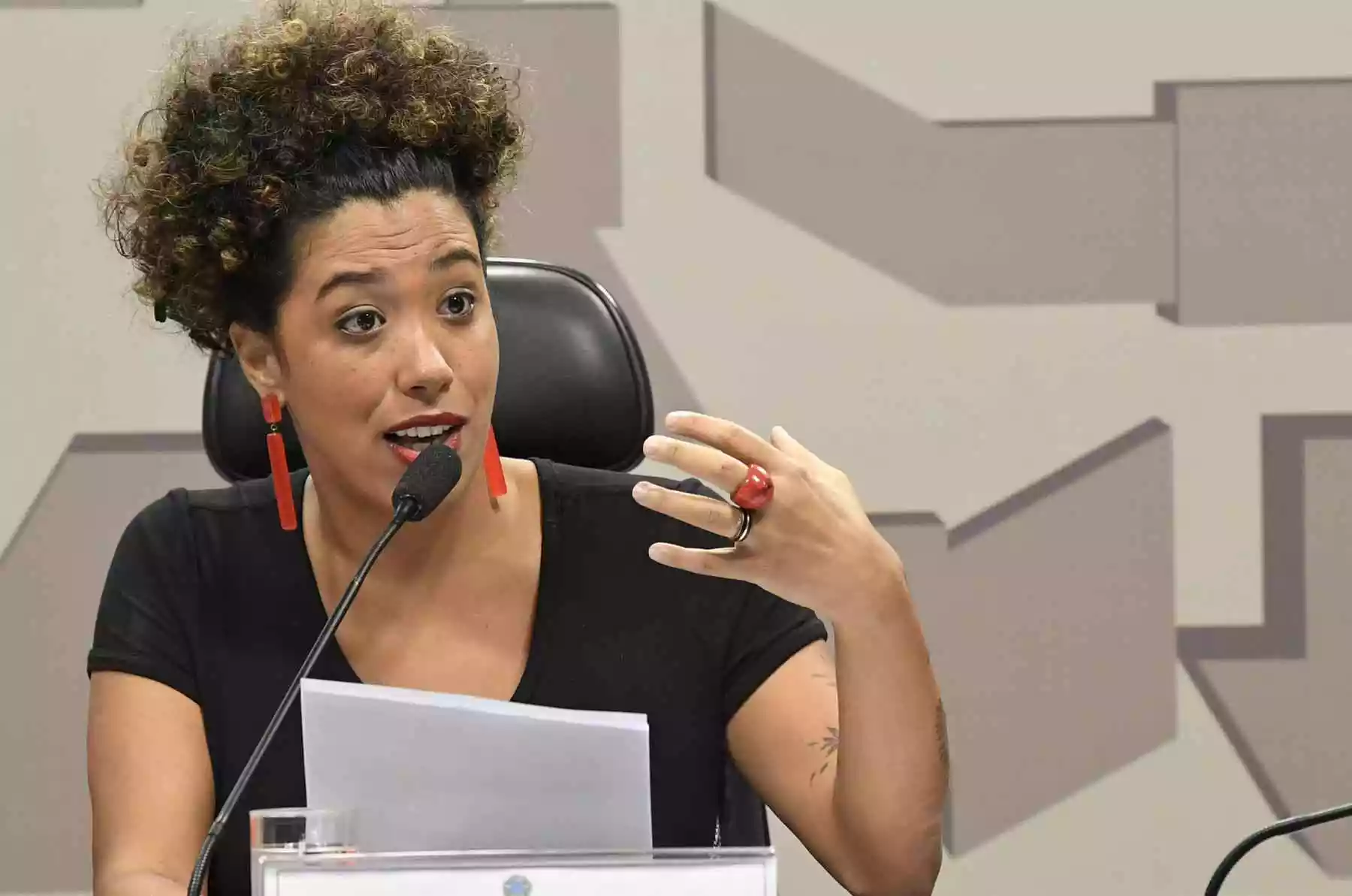 “Compromisso com o campo democrático”, diz Talíria ao anunciar apoio a Rodrigo Neves, em Niterói